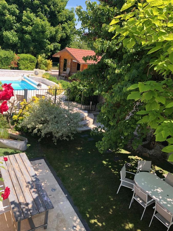 Le Rouge & Blanc Bed & Breakfast Saint-Maurice-le-Vieil Exterior photo
